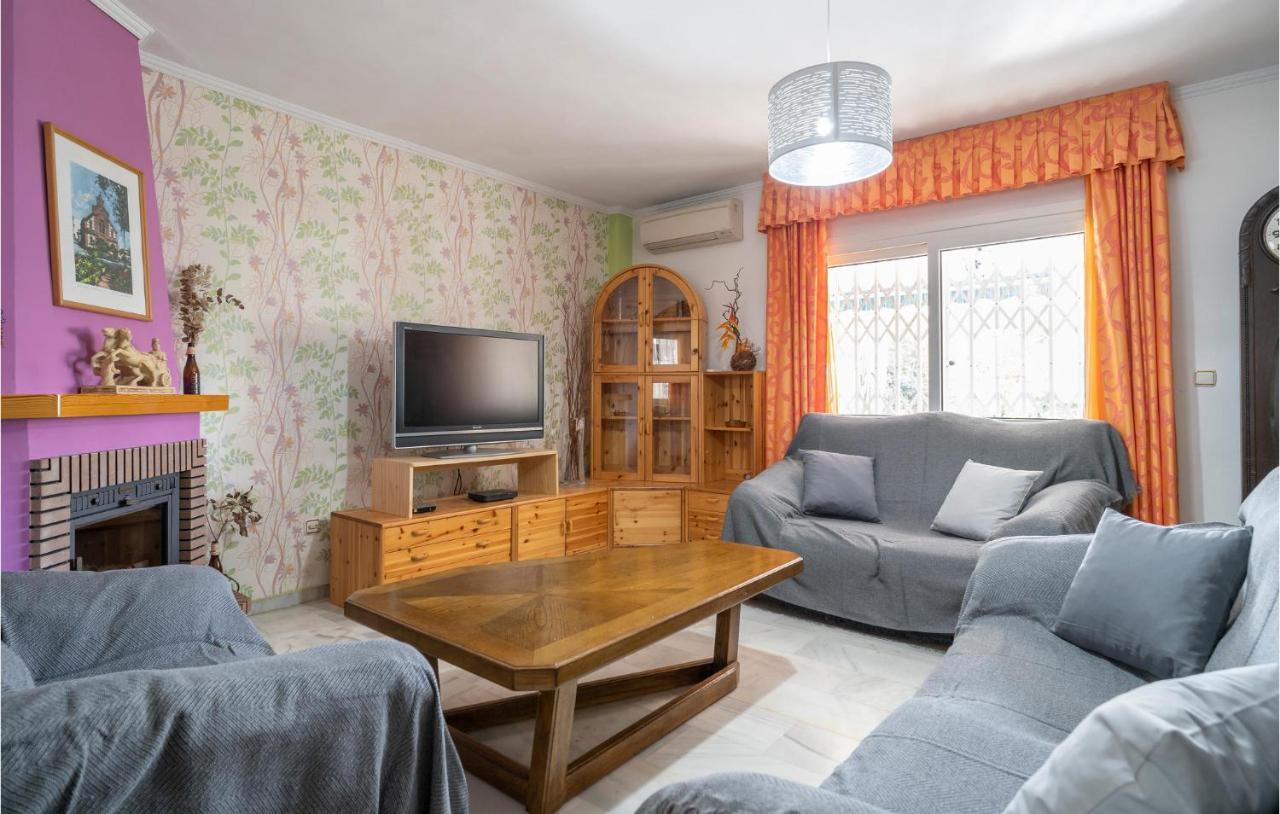 3 Bedroom Stunning Home In Торре-дель-Мар Екстер'єр фото