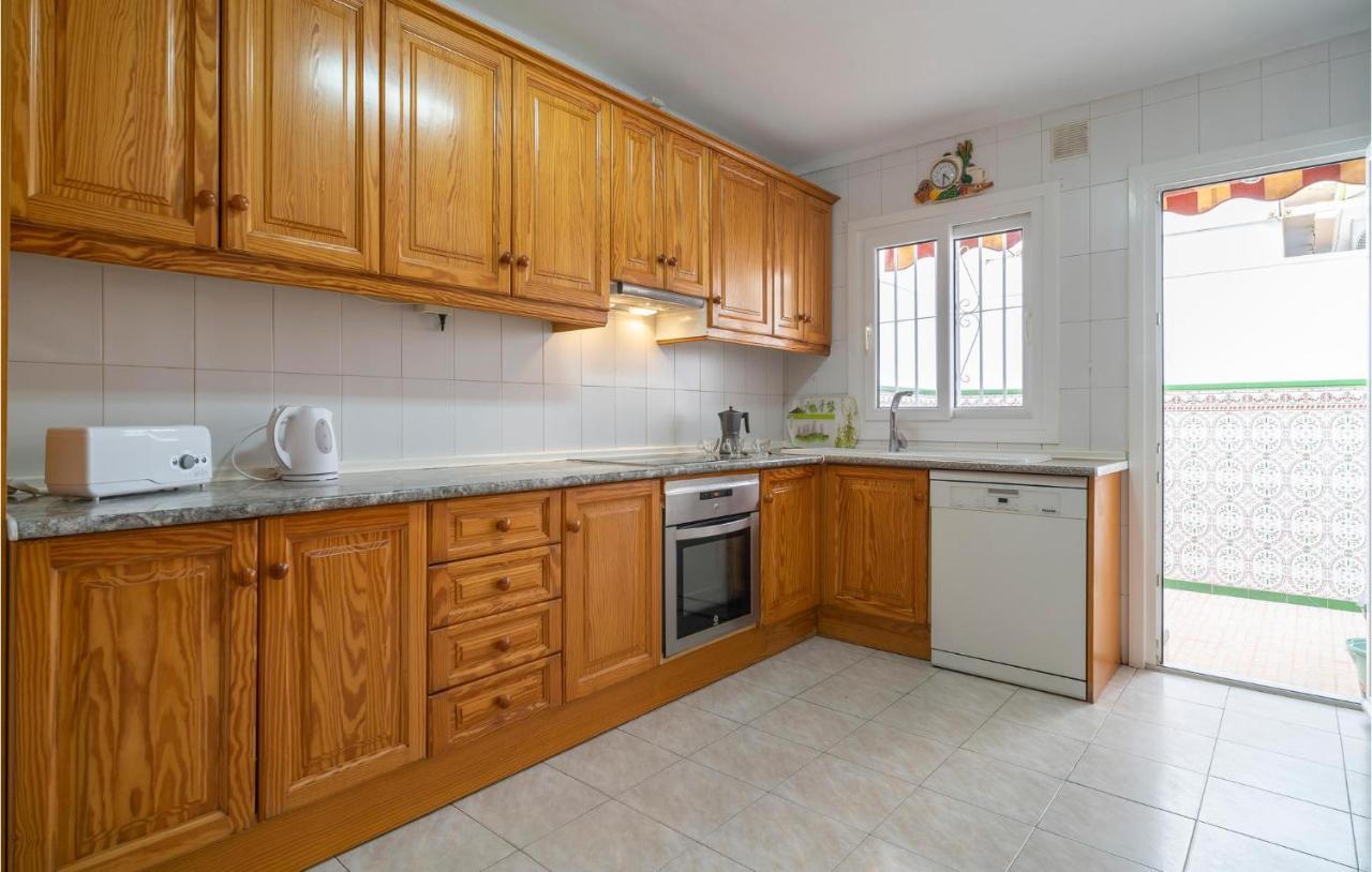 3 Bedroom Stunning Home In Торре-дель-Мар Екстер'єр фото
